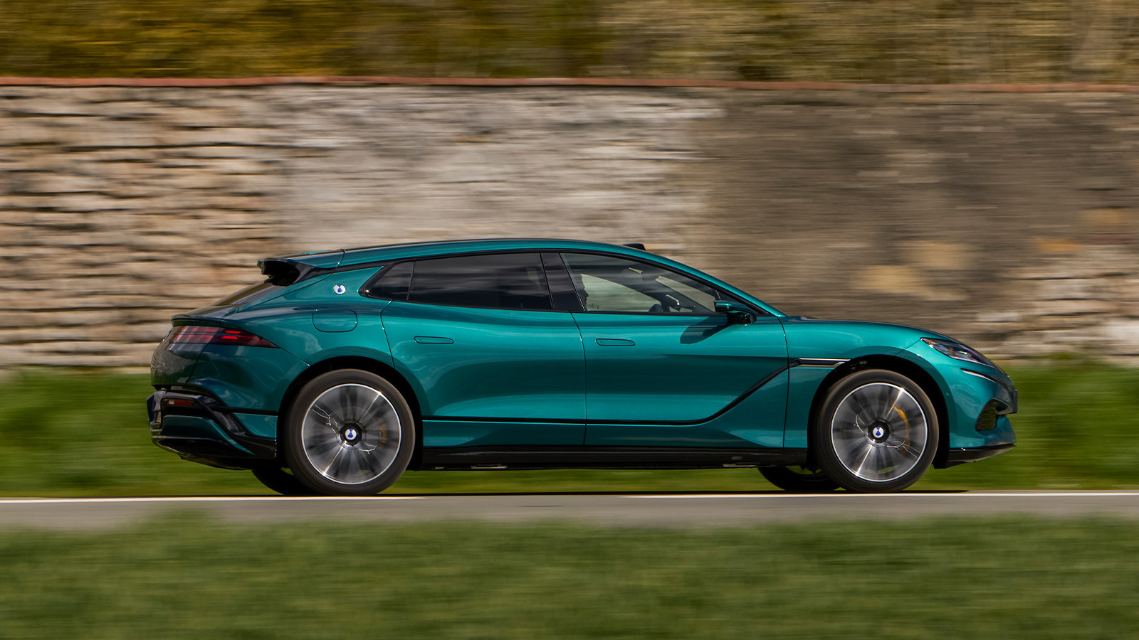 Denza Z9 GT review: crab-walking, 1140bhp EV tested | Move Electric